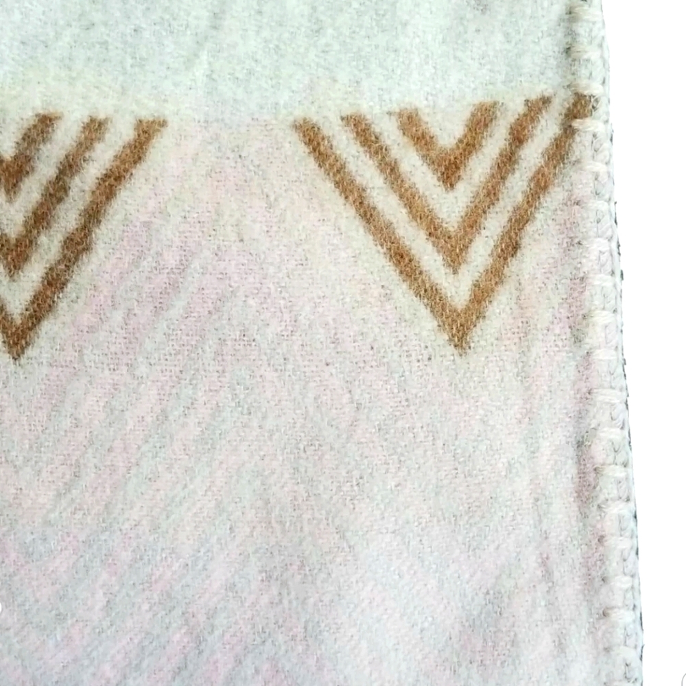 NWT Blanket Poncho Shawl Long Soft Acrylic - Picture 4 of 6